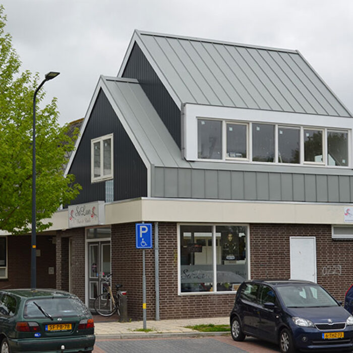 Dakopbouw winkelcentrum, Wognum